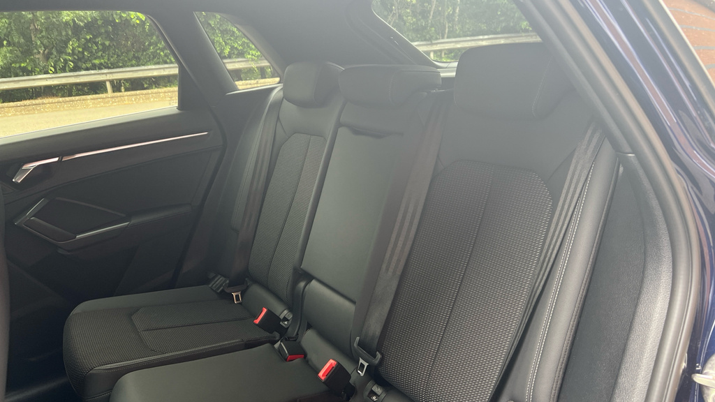 Audi Q3 35 Tfsi Black Edition White #14
