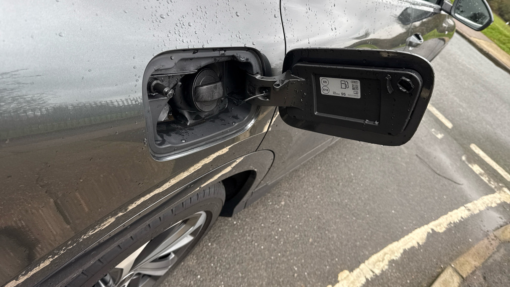Audi Q5 S Line Black #24