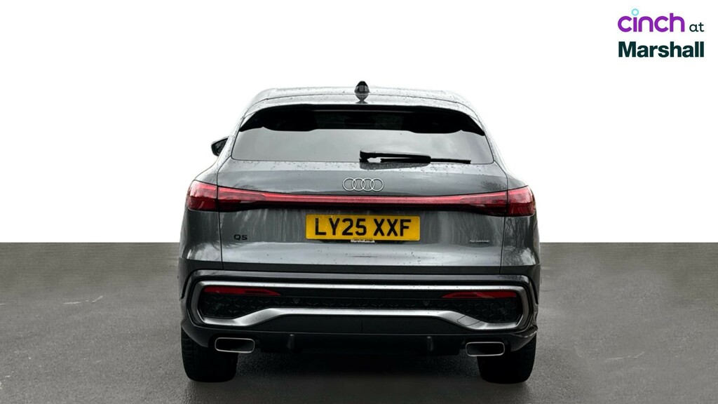 Audi Q5 S Line Black #4