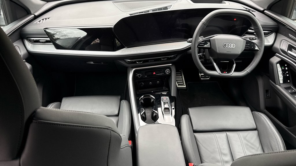 Audi Q5 S Line Black #11
