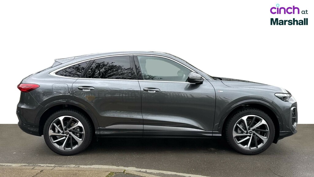 Audi Q5 S Line Black #2