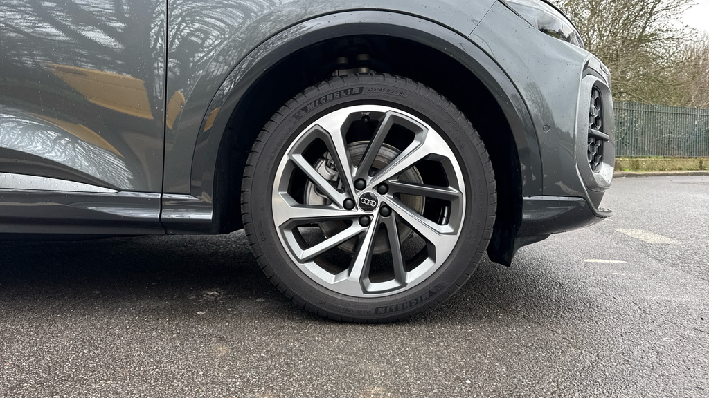 Audi Q5 S Line Black #17