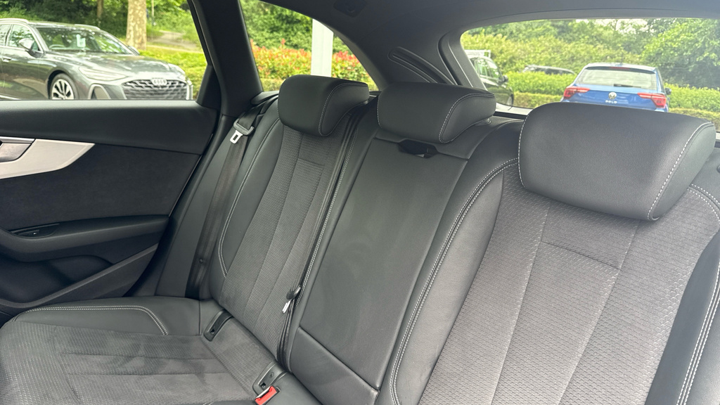 Audi A4 Avant 35 Tfsi Black Edition S Tronic Black #14