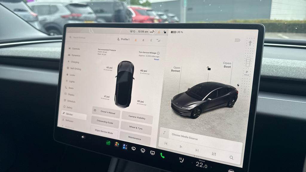 Tesla Model 3 Saloon White #21
