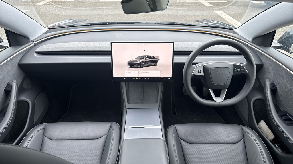 Tesla Model 3 Saloon White #11