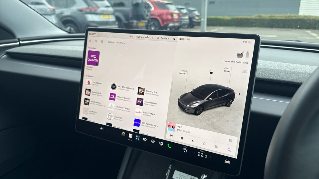 Tesla Model 3 Saloon White #37