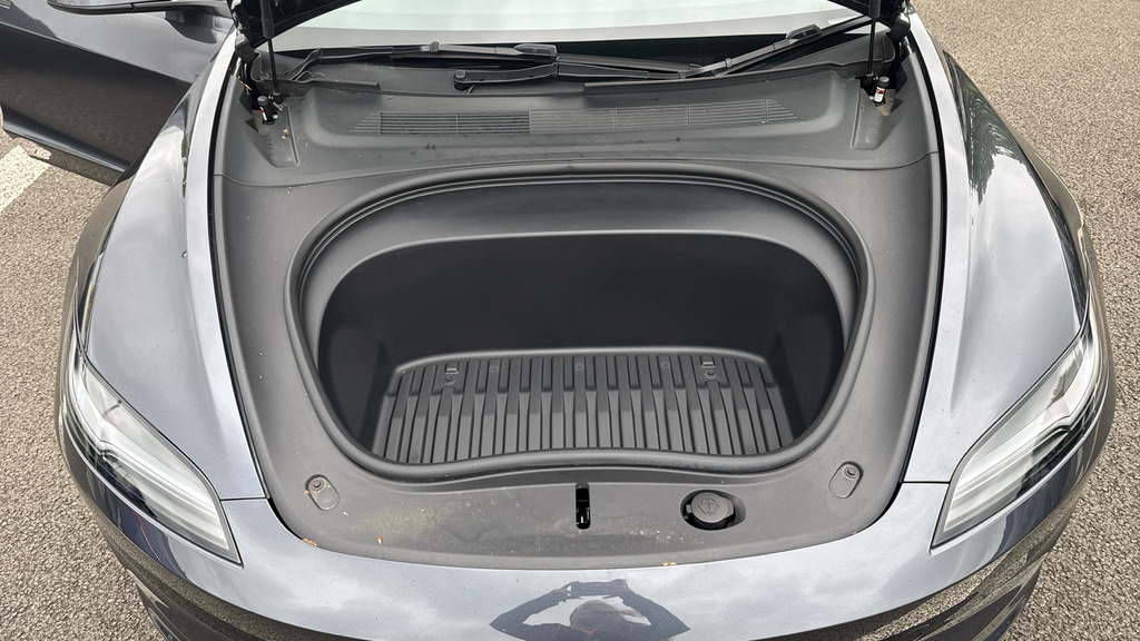Tesla Model 3 Saloon White #16