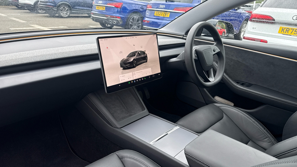 Tesla Model 3 Saloon White #10