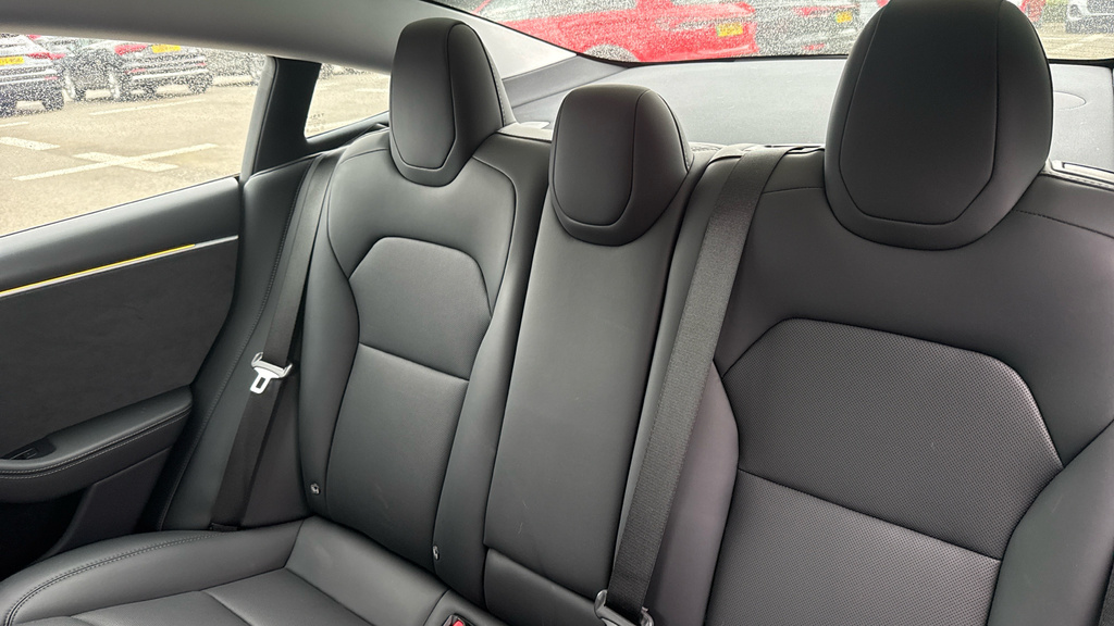 Tesla Model 3 Saloon White #14