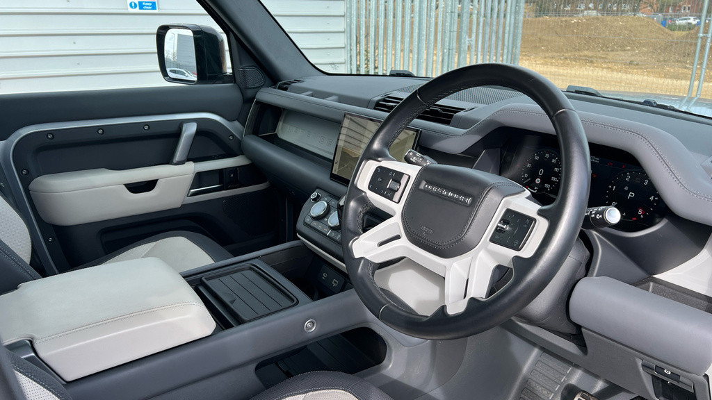 Land Rover Defender 2L X-dynamic Hse Black #9