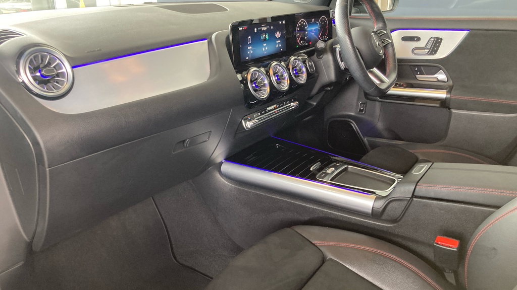 Mercedes-Benz GLA Class Suv  #10
