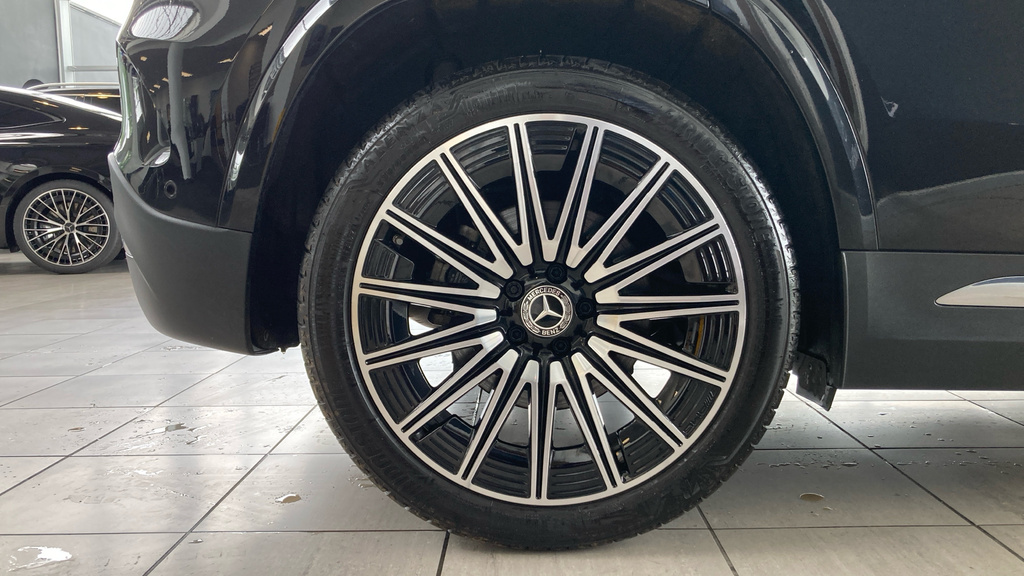 Mercedes-Benz GLA Class Suv  #19