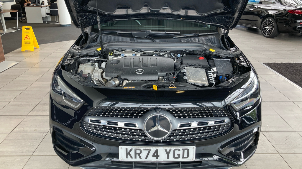 Mercedes-Benz GLA Class Suv  #16