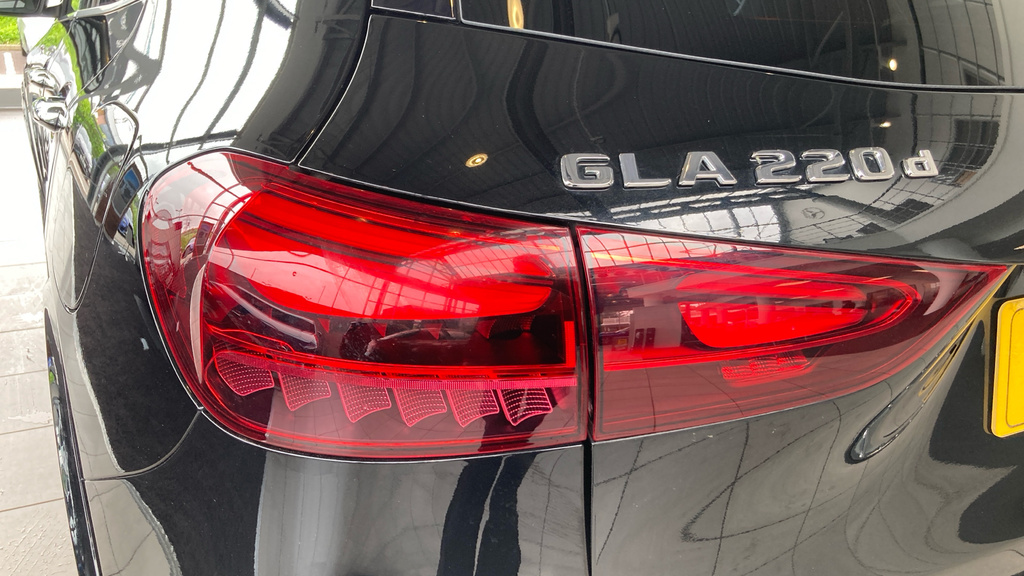 Mercedes-Benz GLA Class Suv  #25
