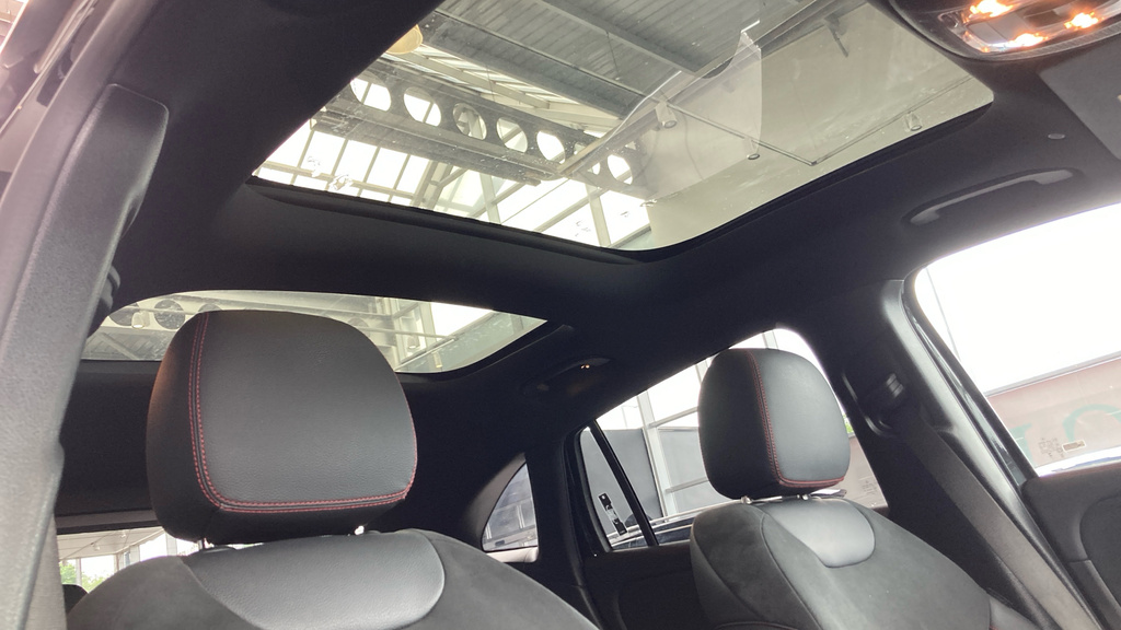 Mercedes-Benz GLA Class Suv  #36