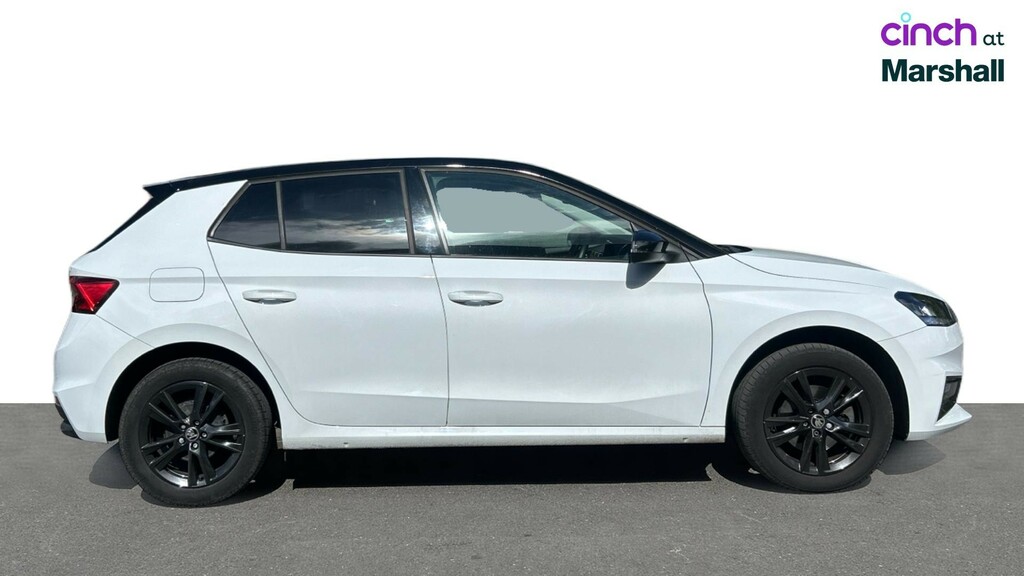 Skoda Fabia Design Edition White #7