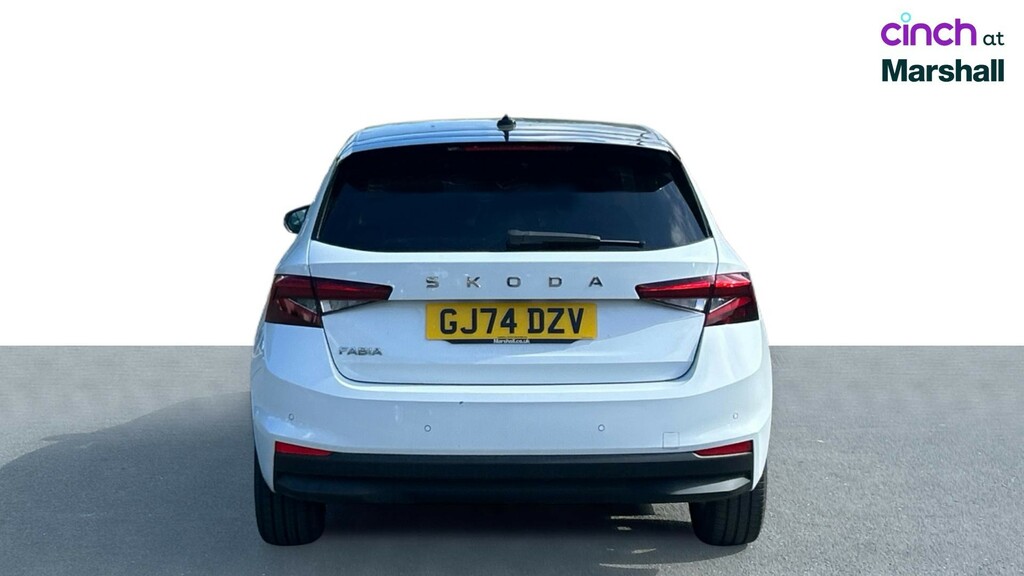 Skoda Fabia Design Edition White #4