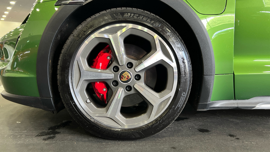 Porsche Taycan Base  #25