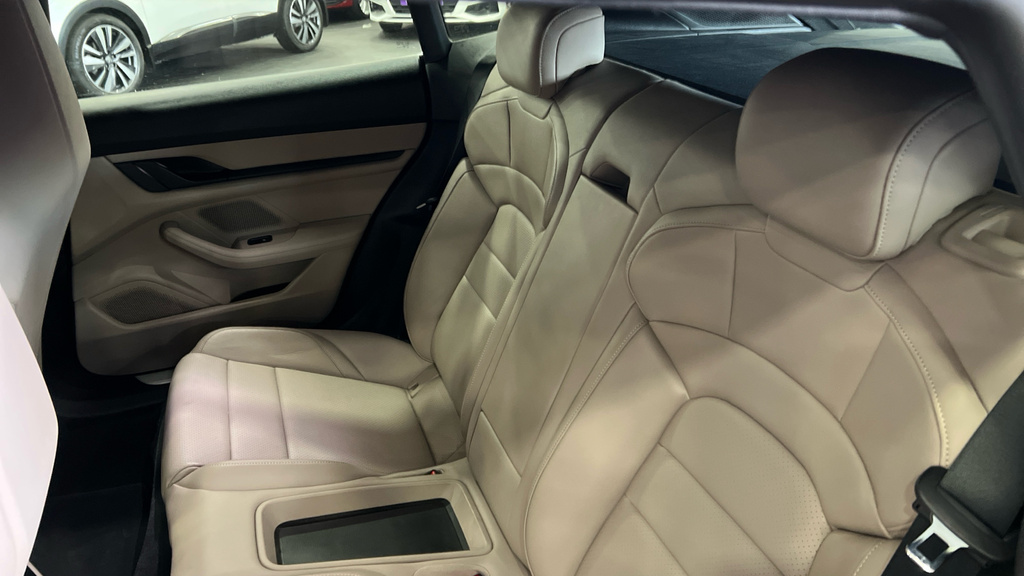 Porsche Taycan Base  #21