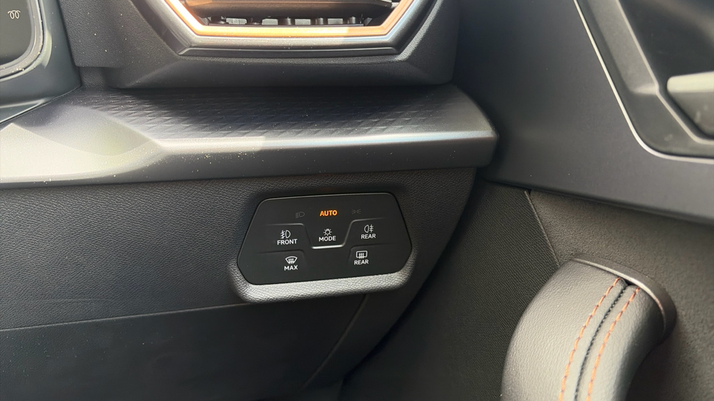 Cupra Leon Hatch Vz3 1.5 E-hybrid 272 6-Speed Grey #25