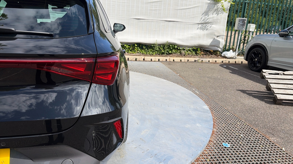 Cupra Leon Hatch Vz3 1.5 E-hybrid 272 6-Speed Grey #50