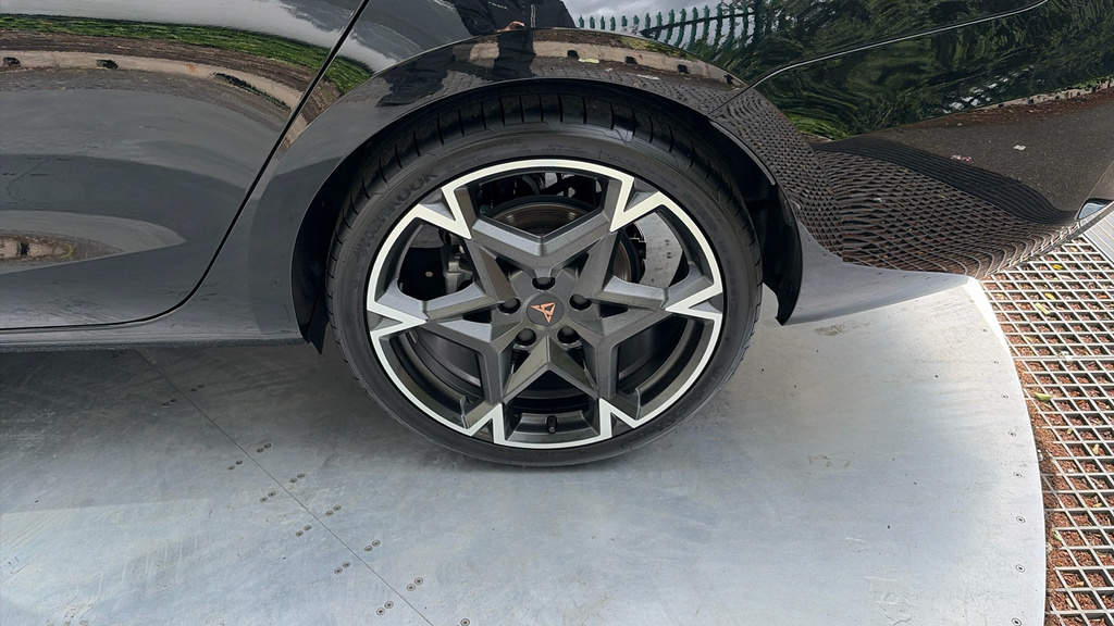 Cupra Leon Hatch Vz3 1.5 E-hybrid 272 6-Speed Grey #36
