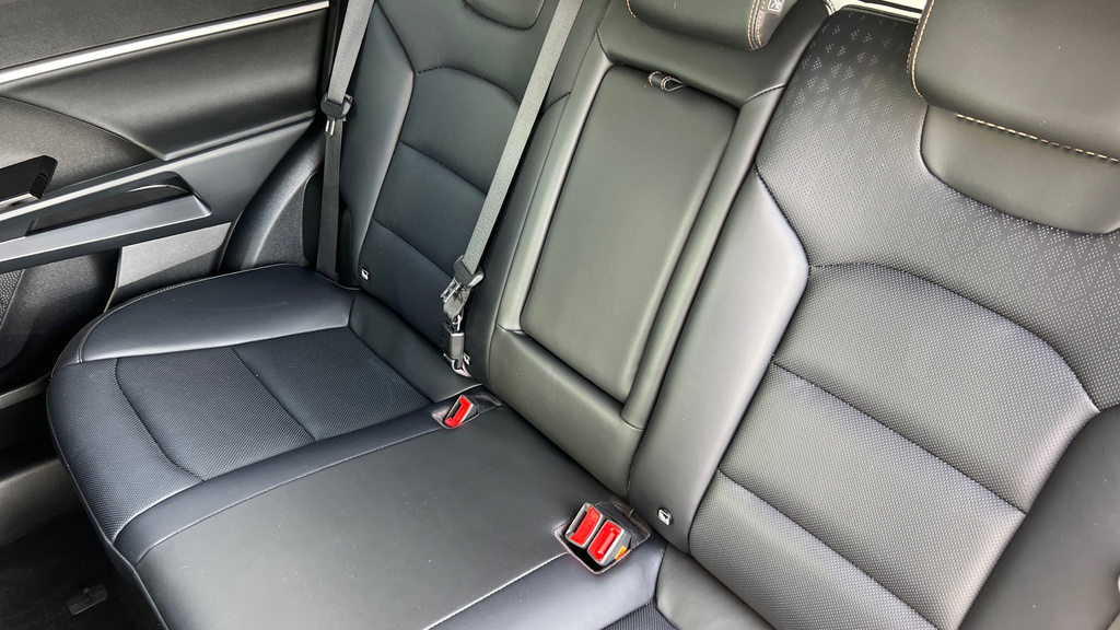 SsangYong Torres K40 Auto Black #23
