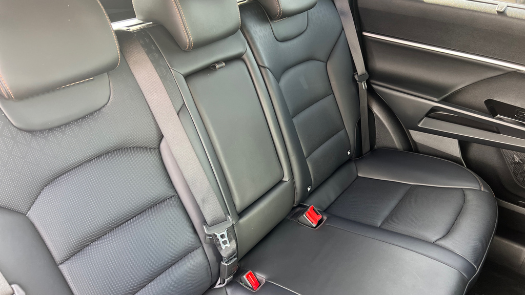 SsangYong Torres K40 Auto Black #46