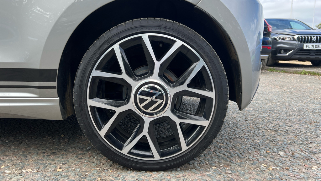 Volkswagen Up R-line White #21