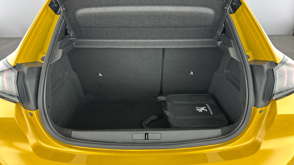 Peugeot e-208 Hatchback Blue #28