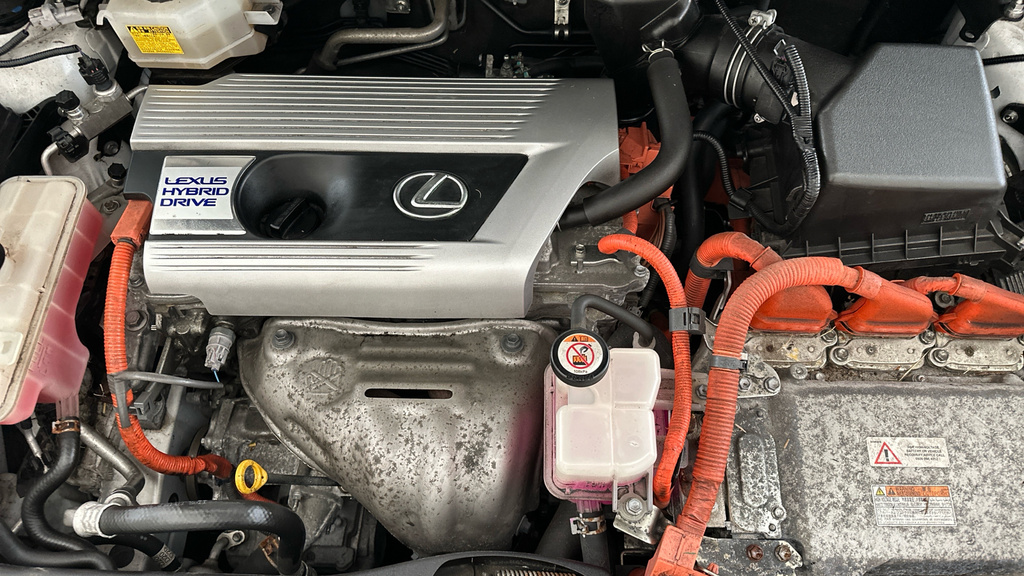 Lexus NX 300H Se White #20