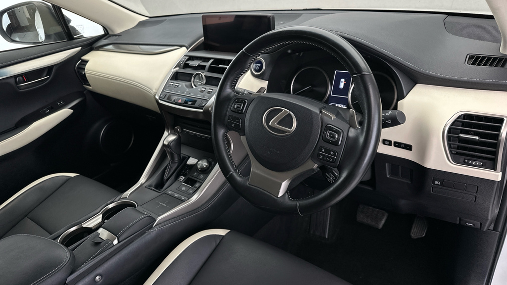 Lexus NX 300H Se White #9