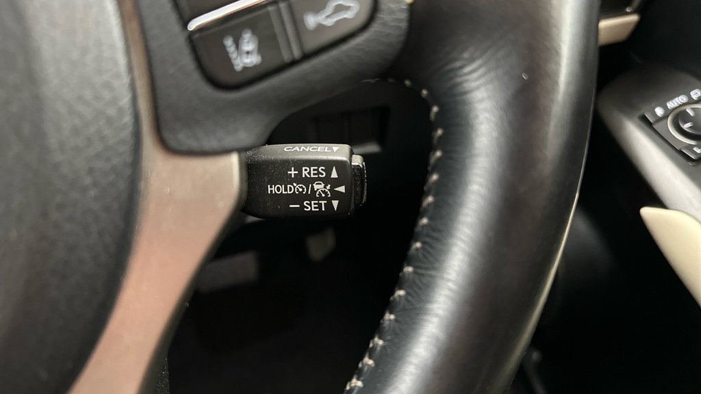 Lexus NX 300H Se White #13
