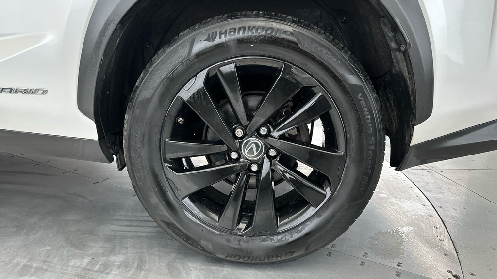 Lexus NX 300H Se White #22