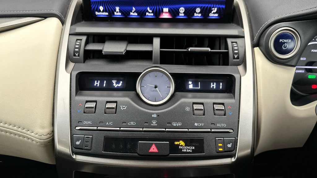 Lexus NX 300H Se White #14