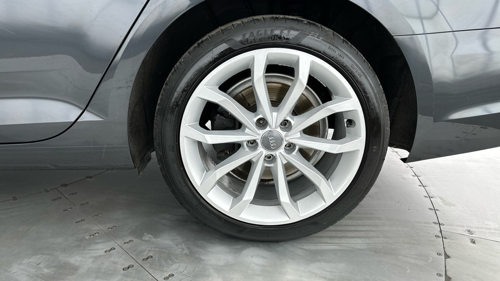 Audi A4 Avant 2.0 Tdi 40 Black Grey #25