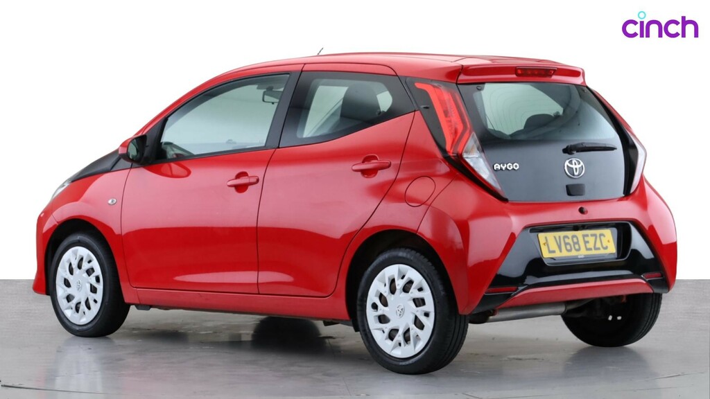 Toyota Aygo X X-play Red #5