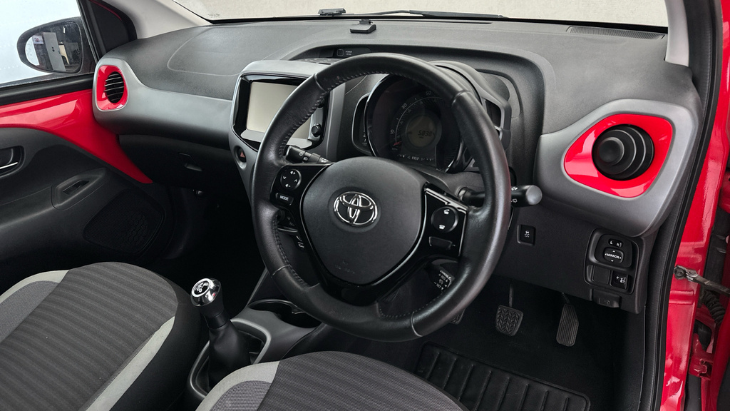 Toyota Aygo X X-play Red #9