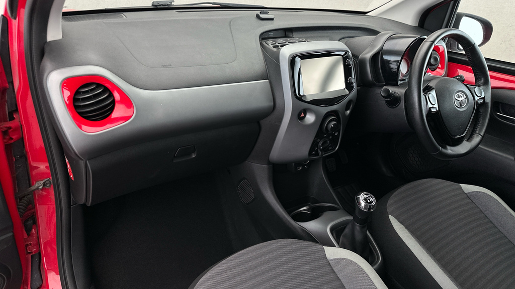 Toyota Aygo X X-play Red #10