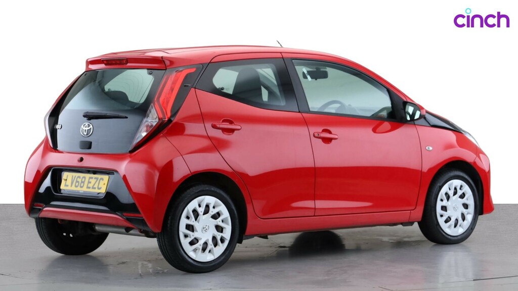 Toyota Aygo X X-play Red #3