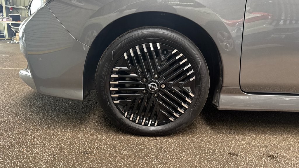 Nissan Leaf 40Kwh N-connecta Grey #17
