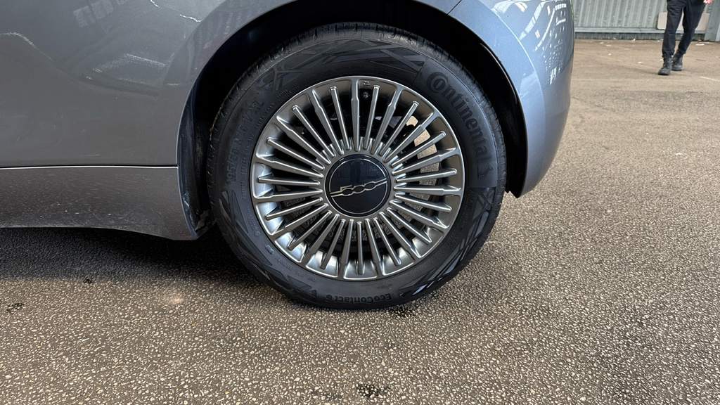 Fiat 500E Automatic Black #20