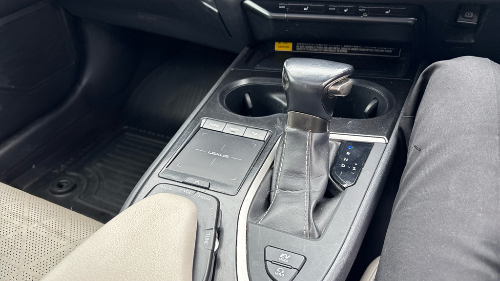 Lexus UX 2L Silver #28