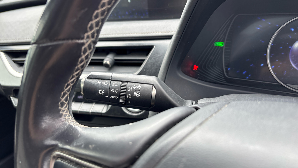 Lexus UX 2L Silver #24