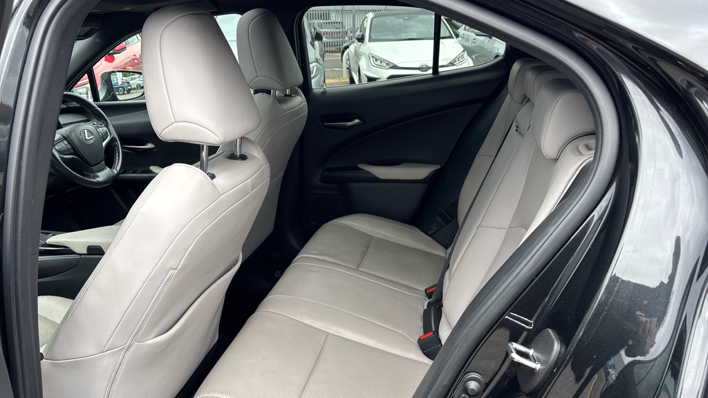 Lexus UX 2L Silver #14