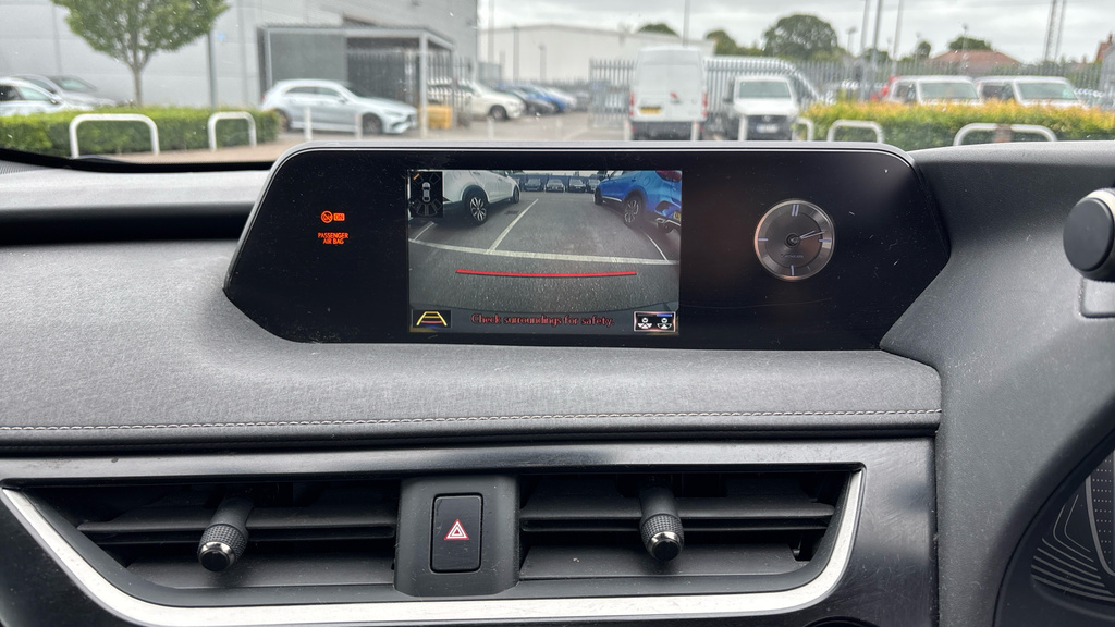 Lexus UX 2L Silver #25