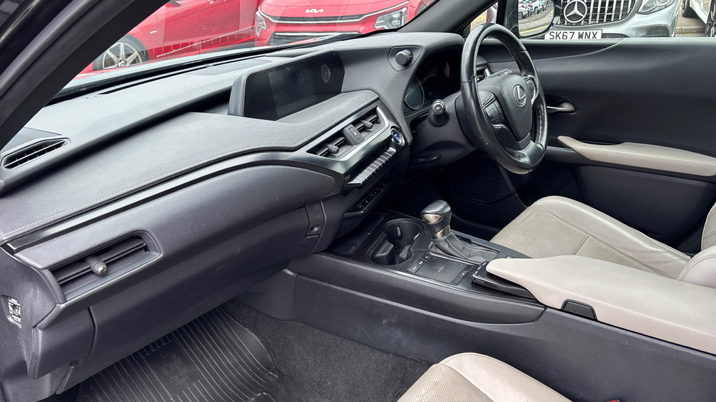 Lexus UX 2L Silver #10