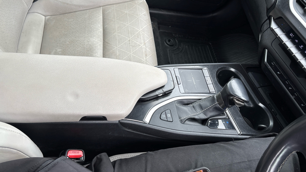Lexus UX 2L Silver #27