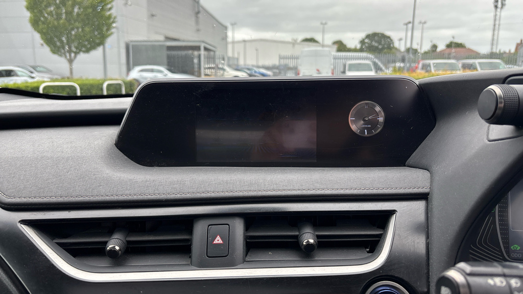 Lexus UX 2L Silver #31