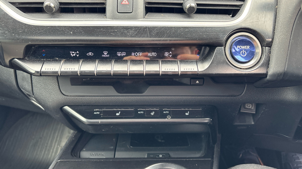 Lexus UX 2L Silver #32